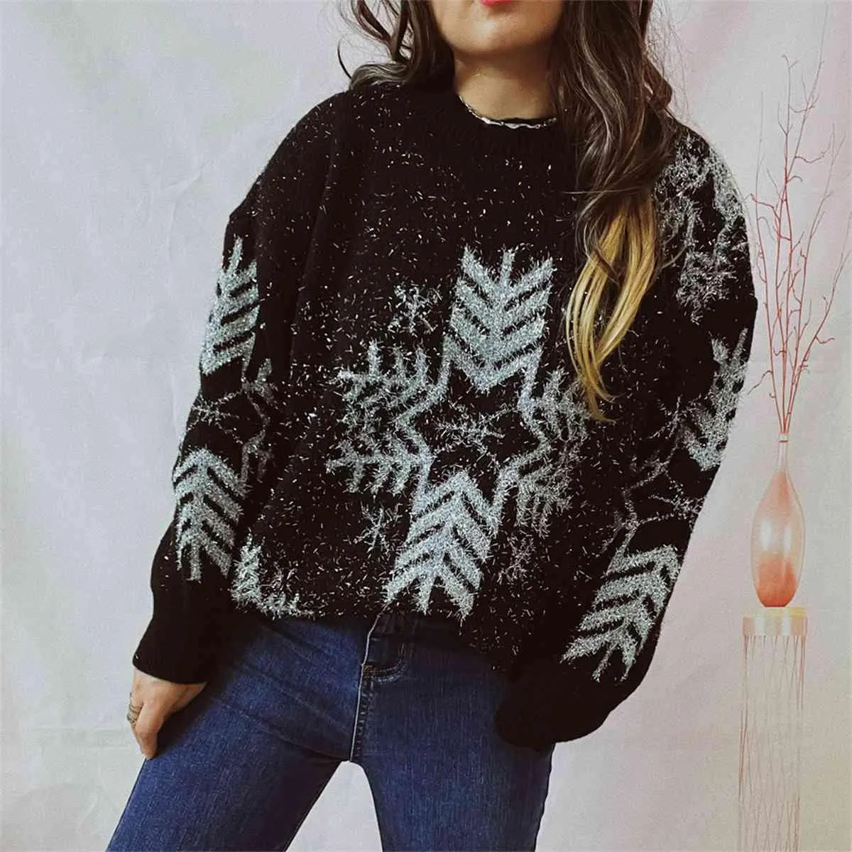 Cozy Snowflake Knit Sweater for Winter Wear