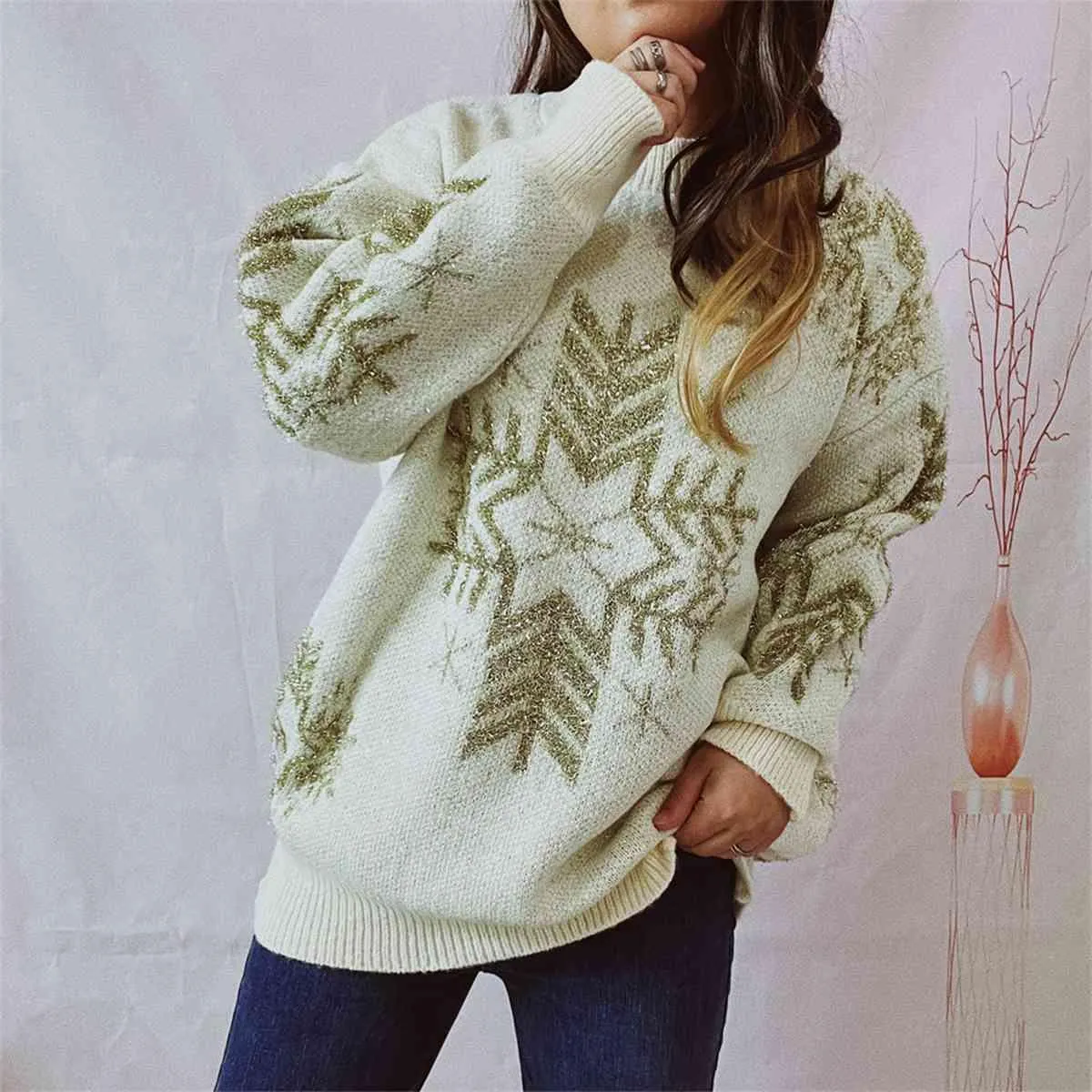 Cozy Snowflake Knit Sweater for Winter Wear